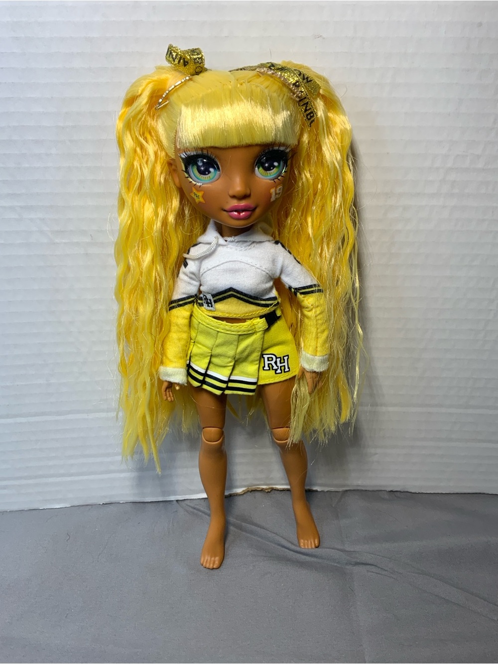 Rainbow High Cheer Series Sunny Madison Yellow fashion Doll 2021